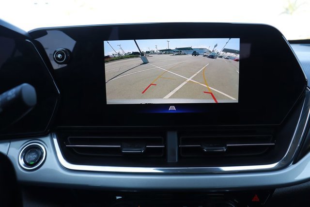 Used 2025 Chevrolet Trax LT image 23