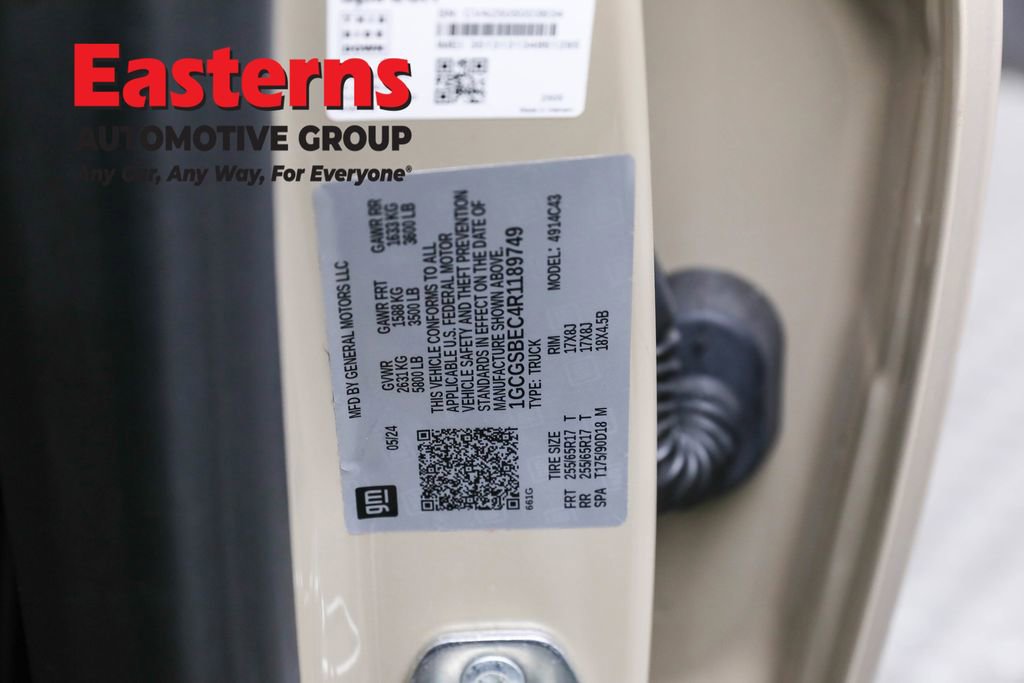 Used 2024 Chevrolet Colorado W/T image 32