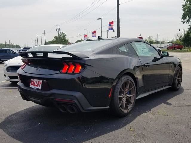 New 2025 Ford Mustang Dark Horse image 3