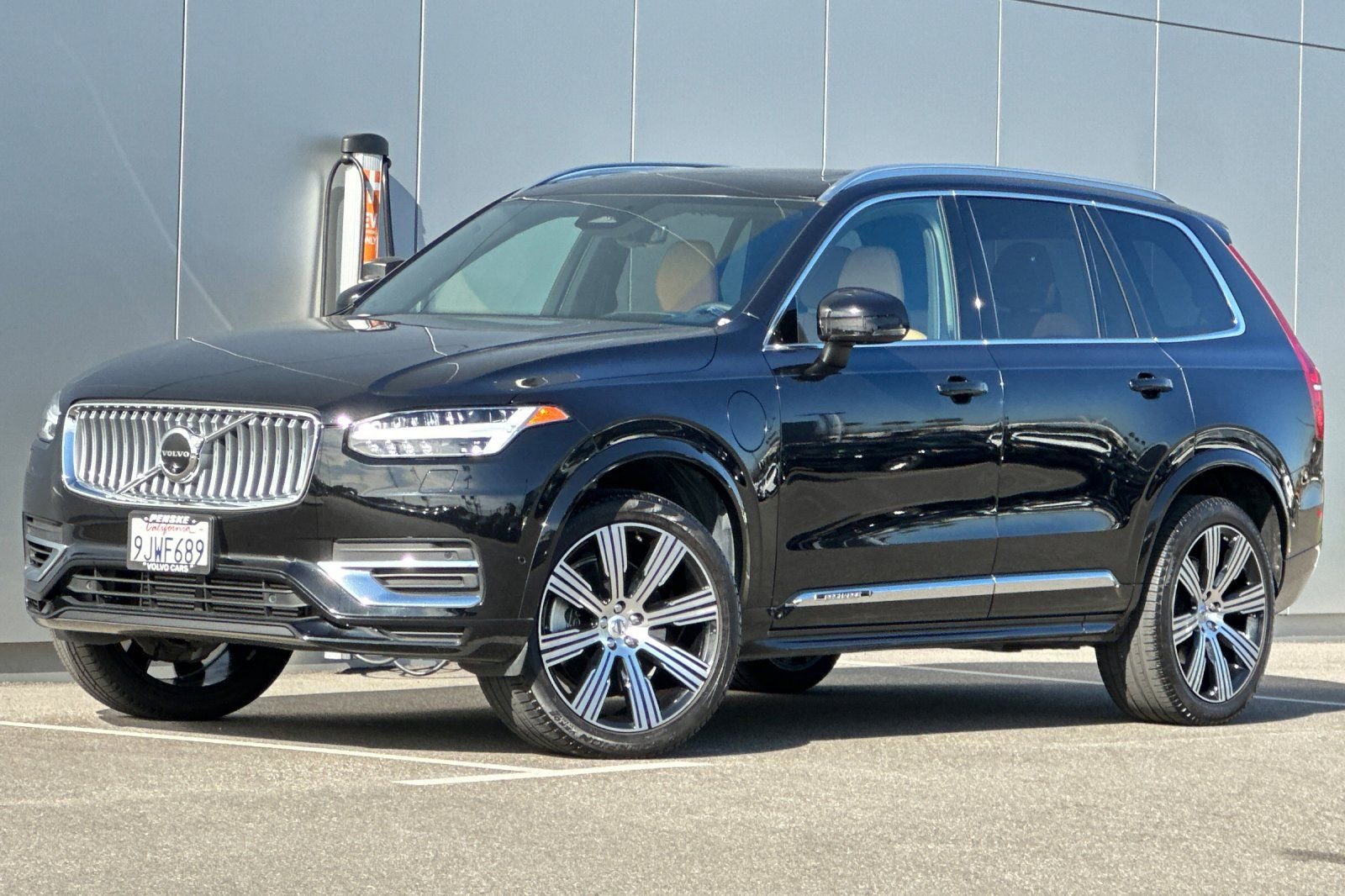 Used 2024 Volvo XC90 T8 Ultimate w/ Protection Package Premier video 1