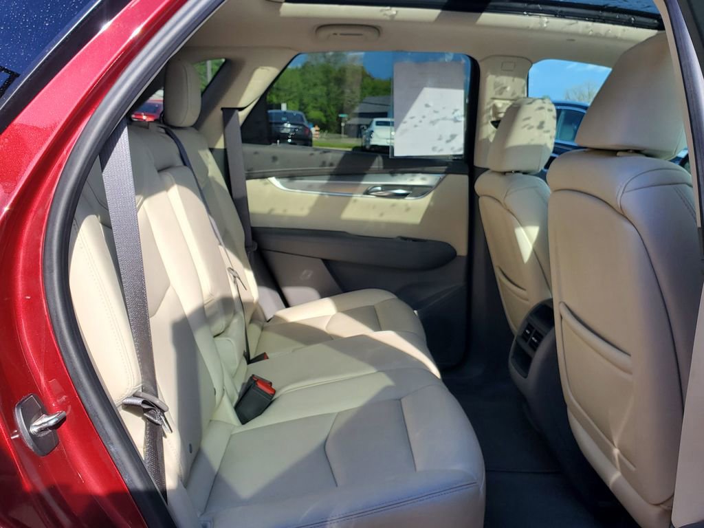 Used 2017 Cadillac XT5 Luxury w/ Driver Awareness Package FWD image 39