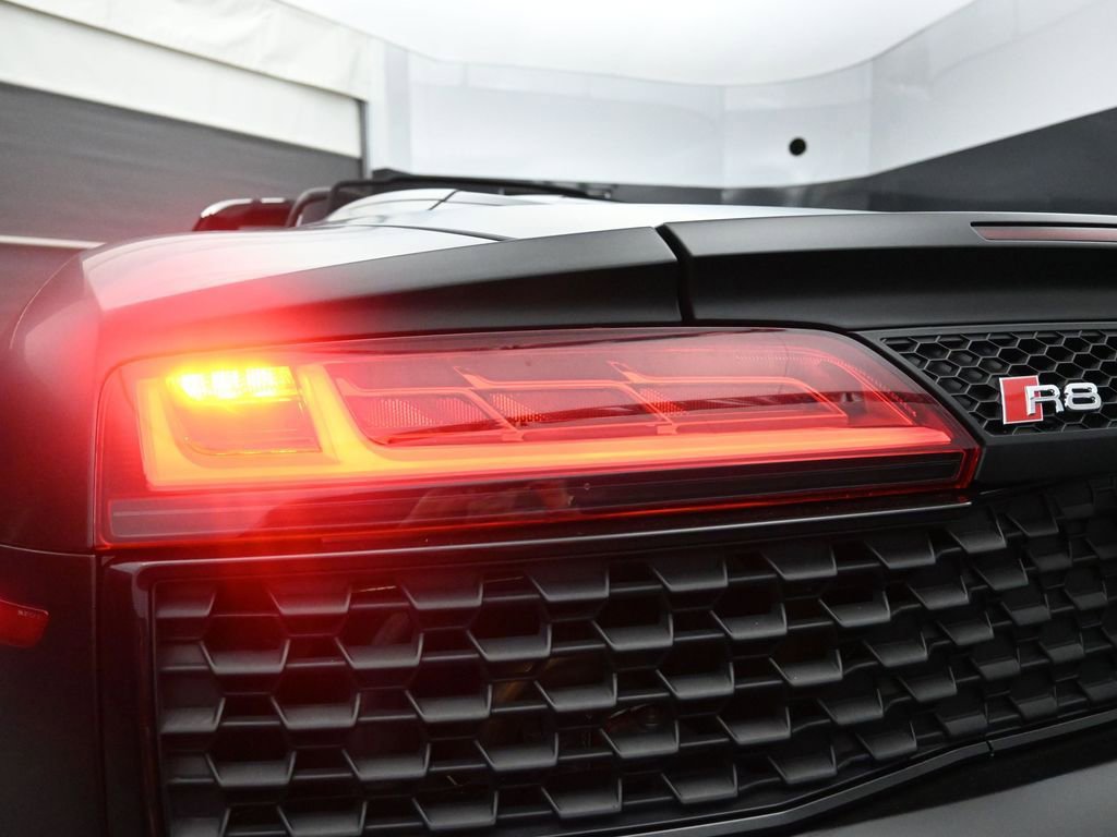 Used 2021 Audi R8 V10 w/ Premium Package image 19
