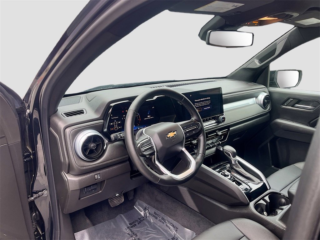 Used 2024 Chevrolet Colorado LT w/ LT Convenience Package III image 9