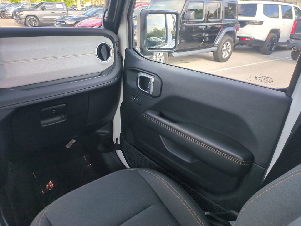 Used 2025 Jeep Wrangler Sahara 4xe image 21