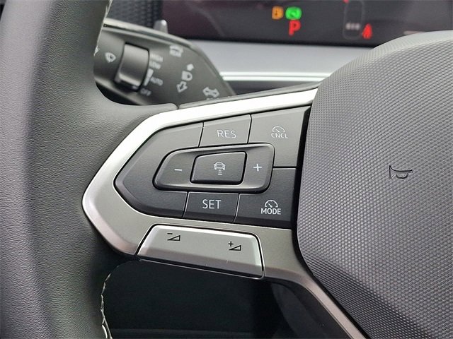 New 2025 Volkswagen Tiguan SE image 19