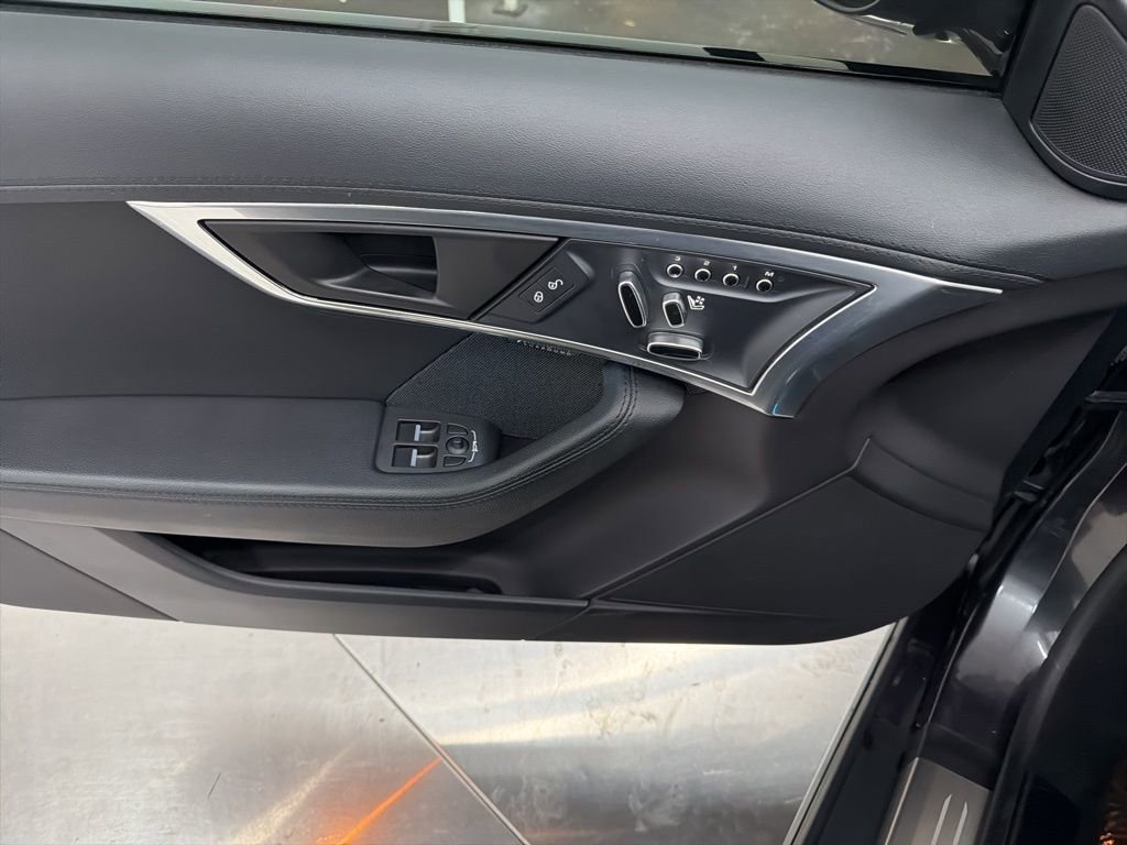 Used 2020 Jaguar F-TYPE R-Dynamic image 17