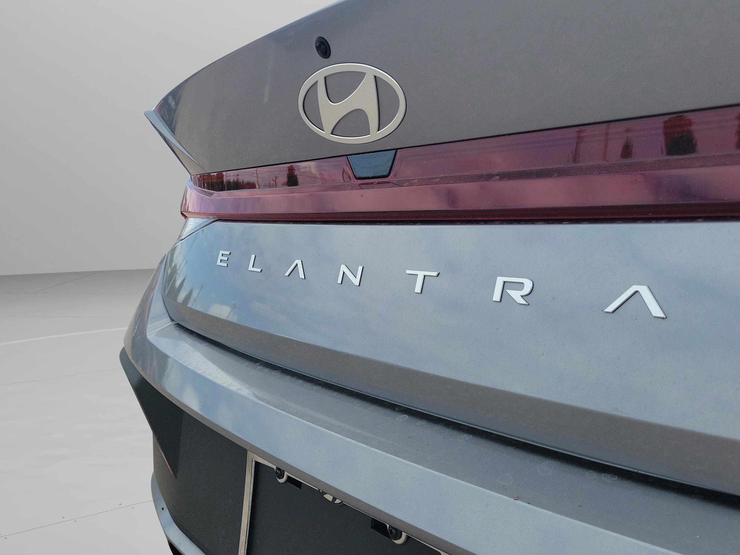 New 2026 Hyundai Elantra SE image 6