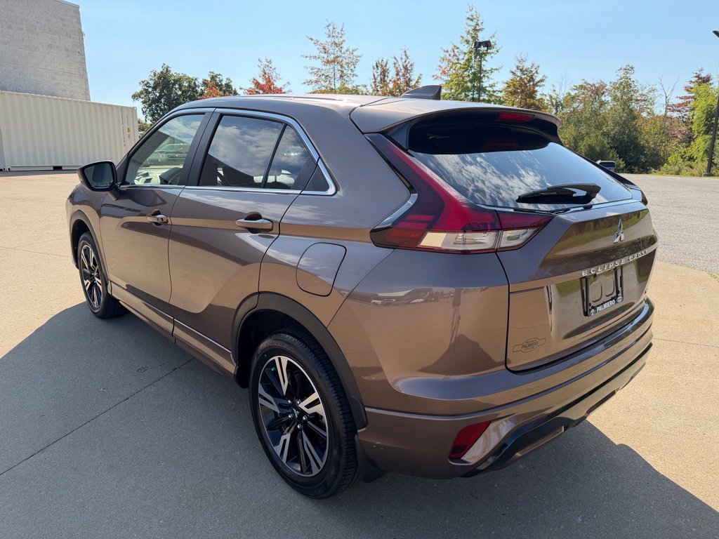 Used 2024 Mitsubishi Eclipse Cross SEL AWD/4WD image 3
