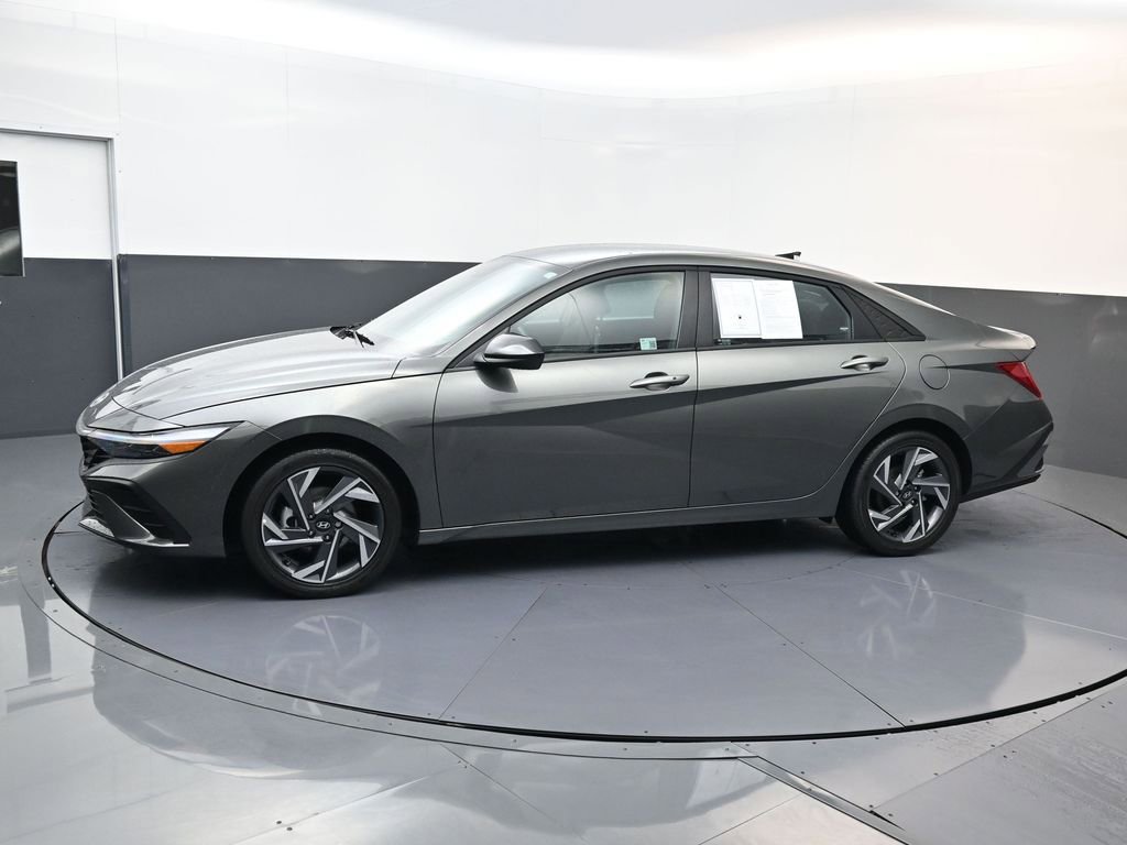 Certified 2025 Hyundai Elantra SEL image 7