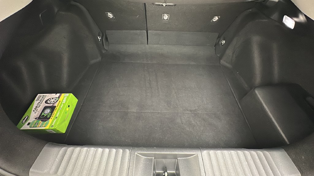 Used 2025 Toyota Prius LE FWD image 22