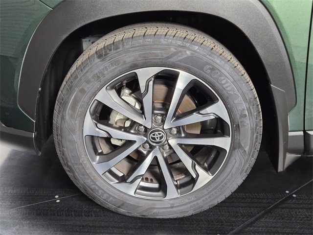 Used 2024 Toyota Corolla Cross XLE image 12