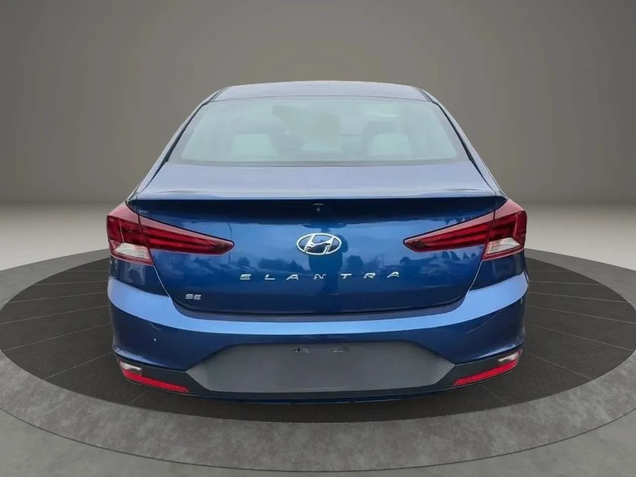 Used 2020 Hyundai Elantra SE FWD image 3