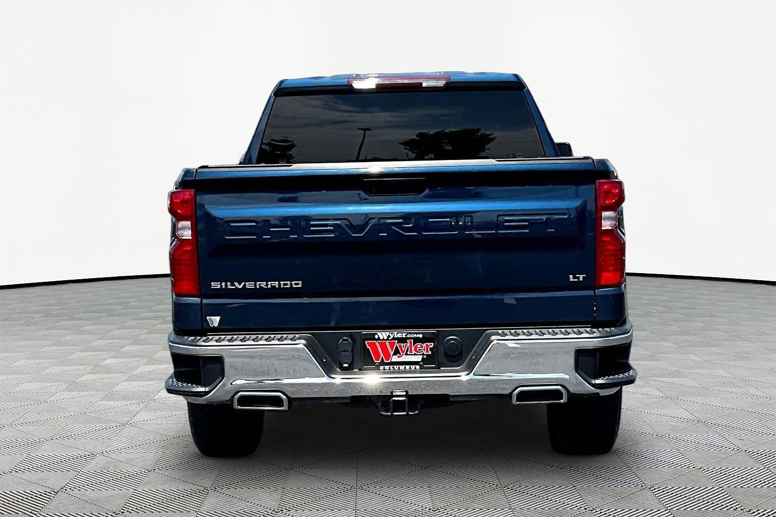 Used 2023 Chevrolet Silverado 1500 LT w/ Z71 Off-Road Package AWD/4WD image 5
