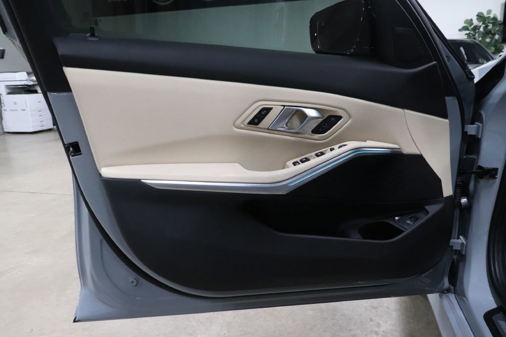 Used 2024 BMW 330e w/ Premium Package image 9