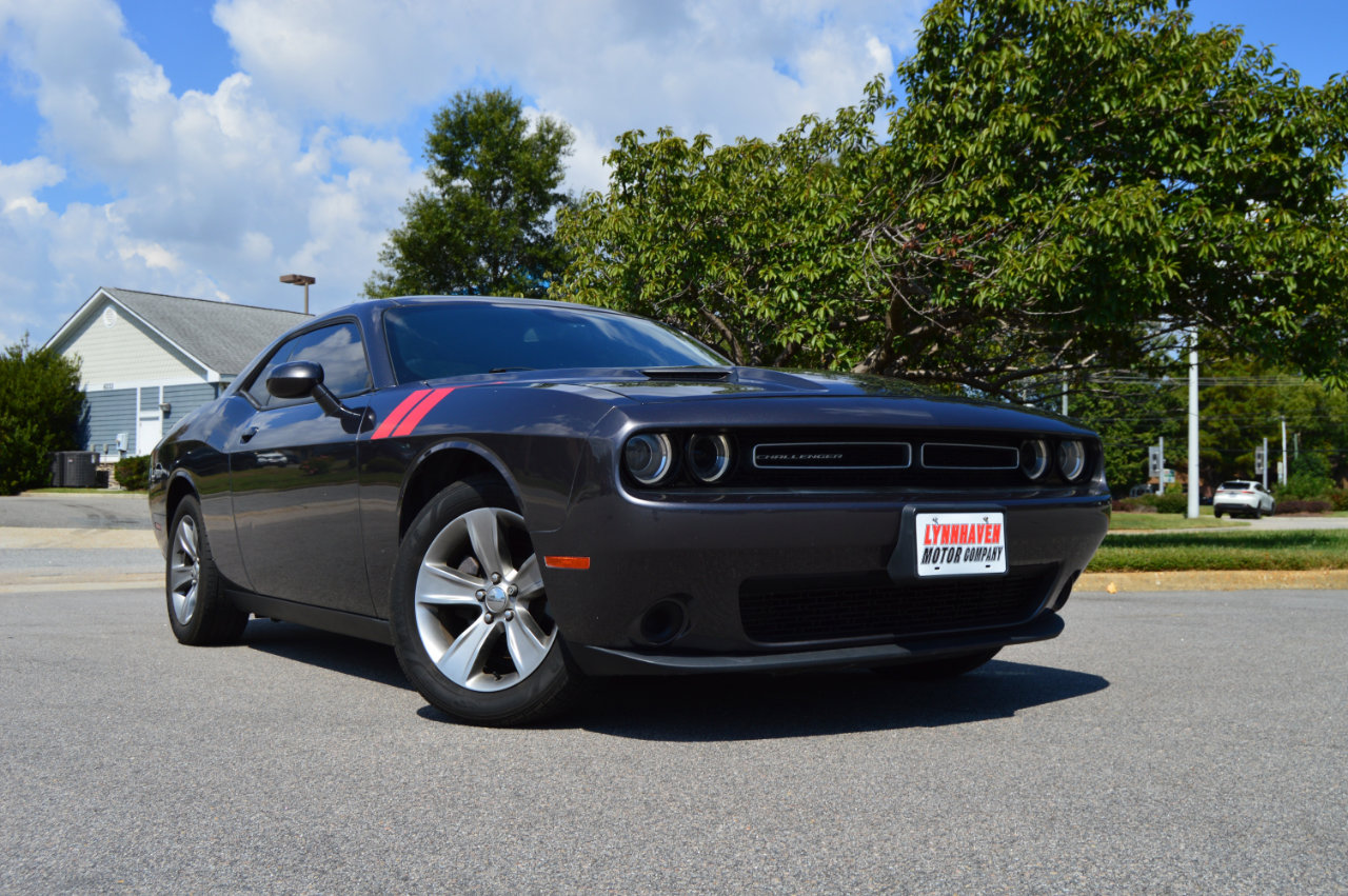 Used 2019 Dodge Challenger SXT image 20