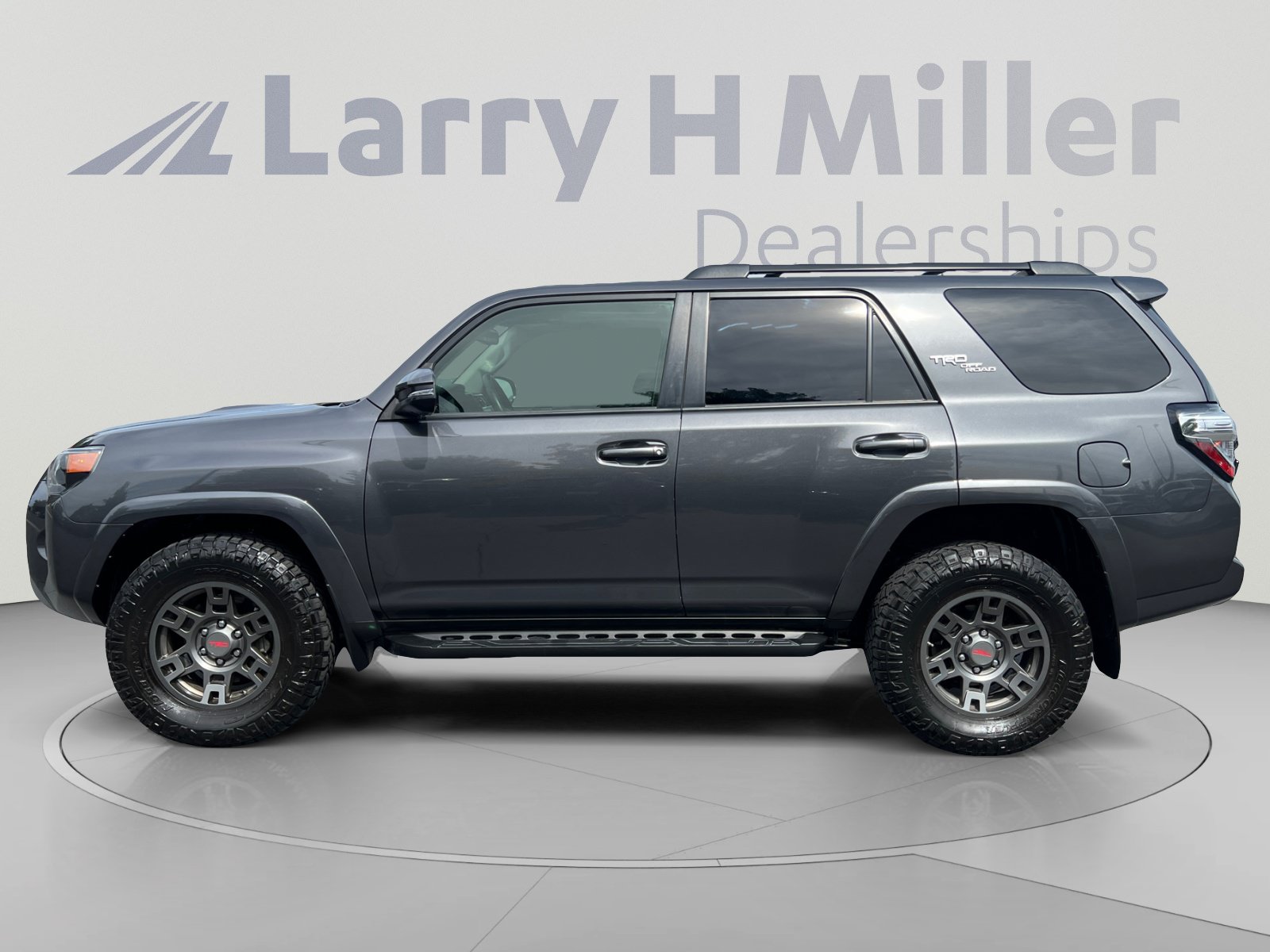 Used 2020 Toyota 4Runner TRD Off-Road Premium w/ Moonroof Package AWD/4WD image 2