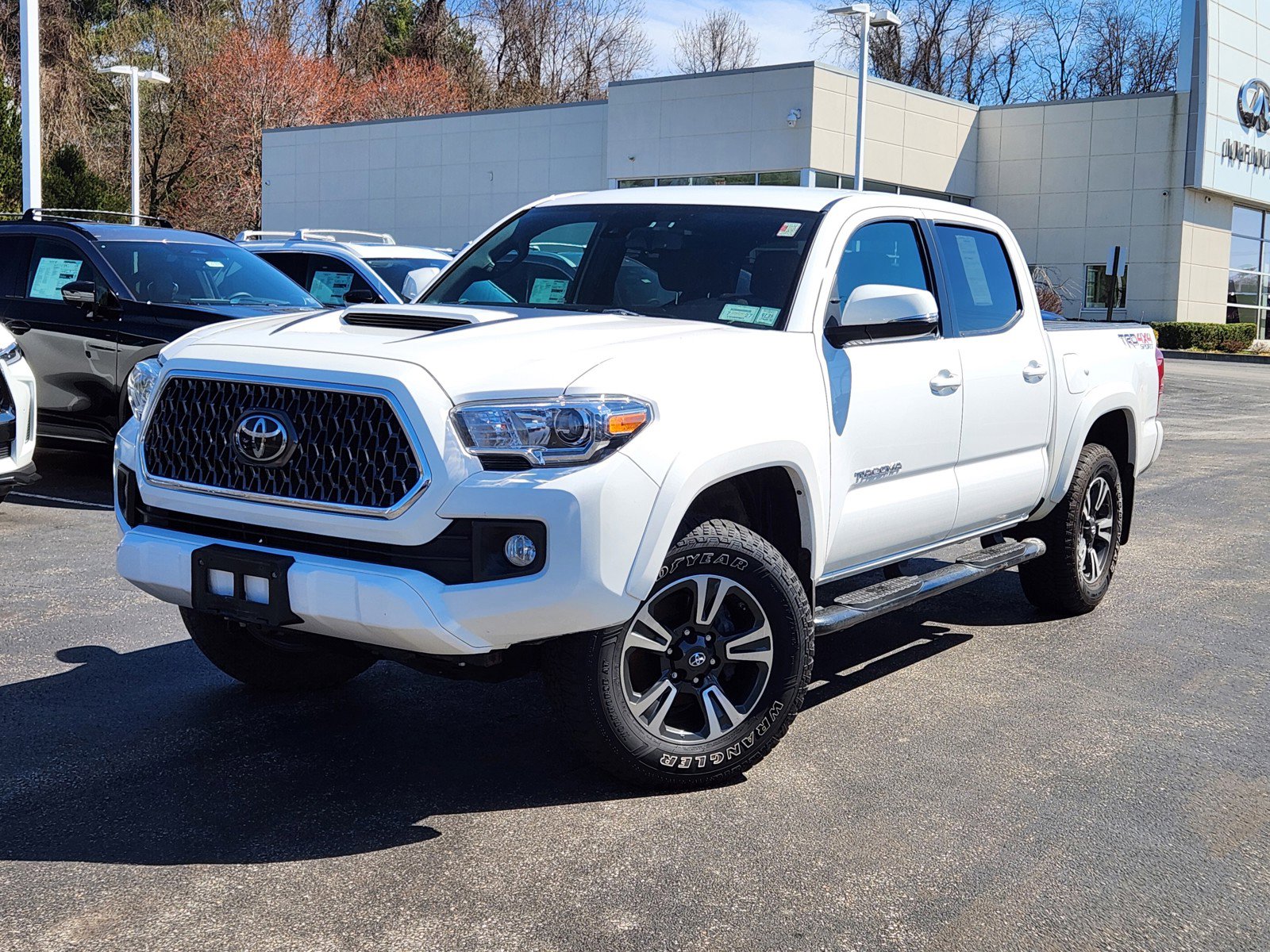 Used 2019 Toyota Tacoma TRD Sport image 1
