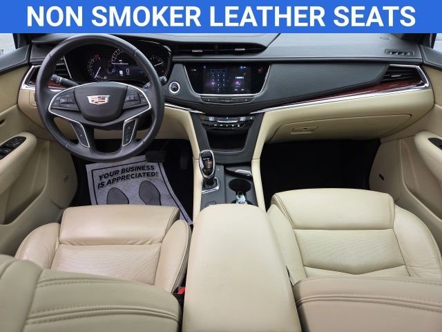 Used 2017 Cadillac XT5 Luxury image 2