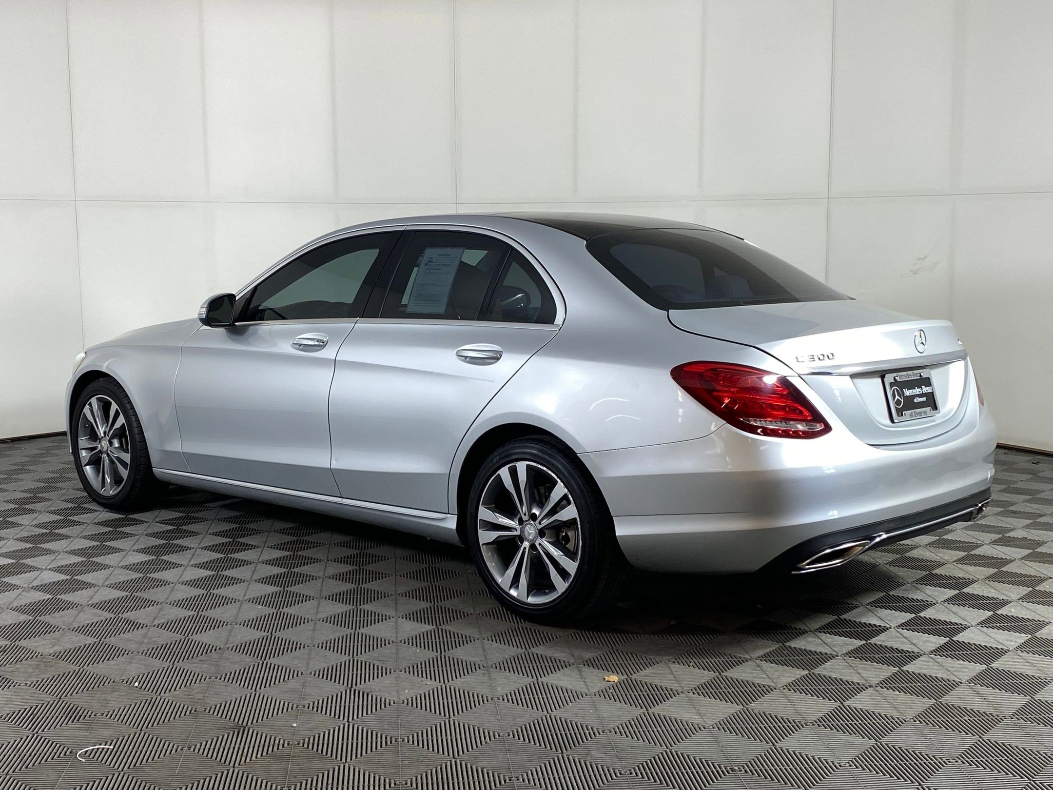 Used 2015 Mercedes-Benz C 300 4MATIC Sedan image 3