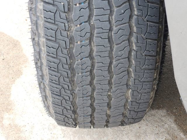 Used 2024 Chevrolet Tahoe Z71 w/ Luxury Package AWD/4WD image 11