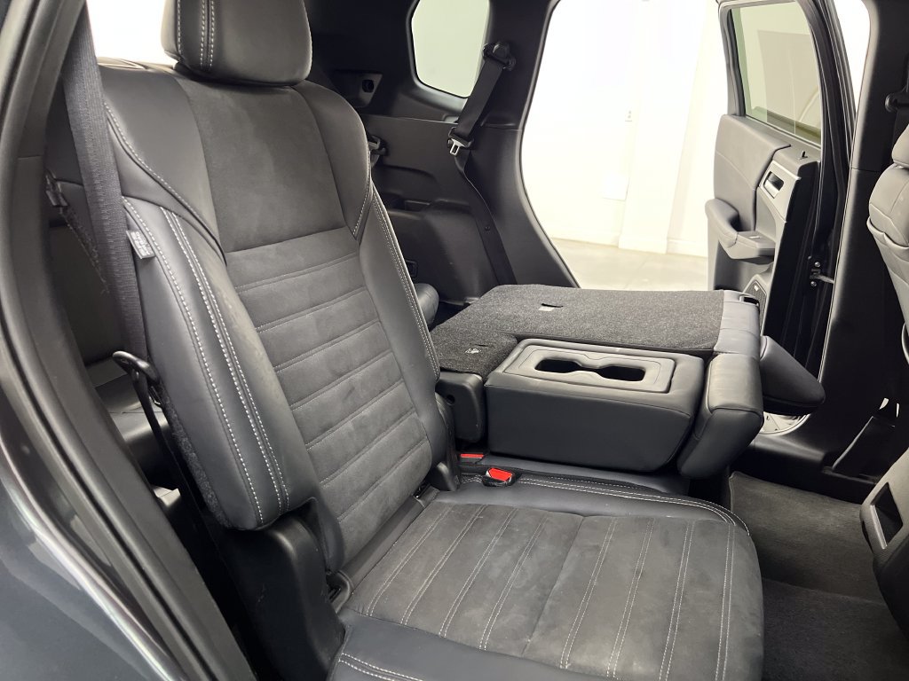 Used 2025 Mitsubishi Outlander SE AWD/4WD image 25