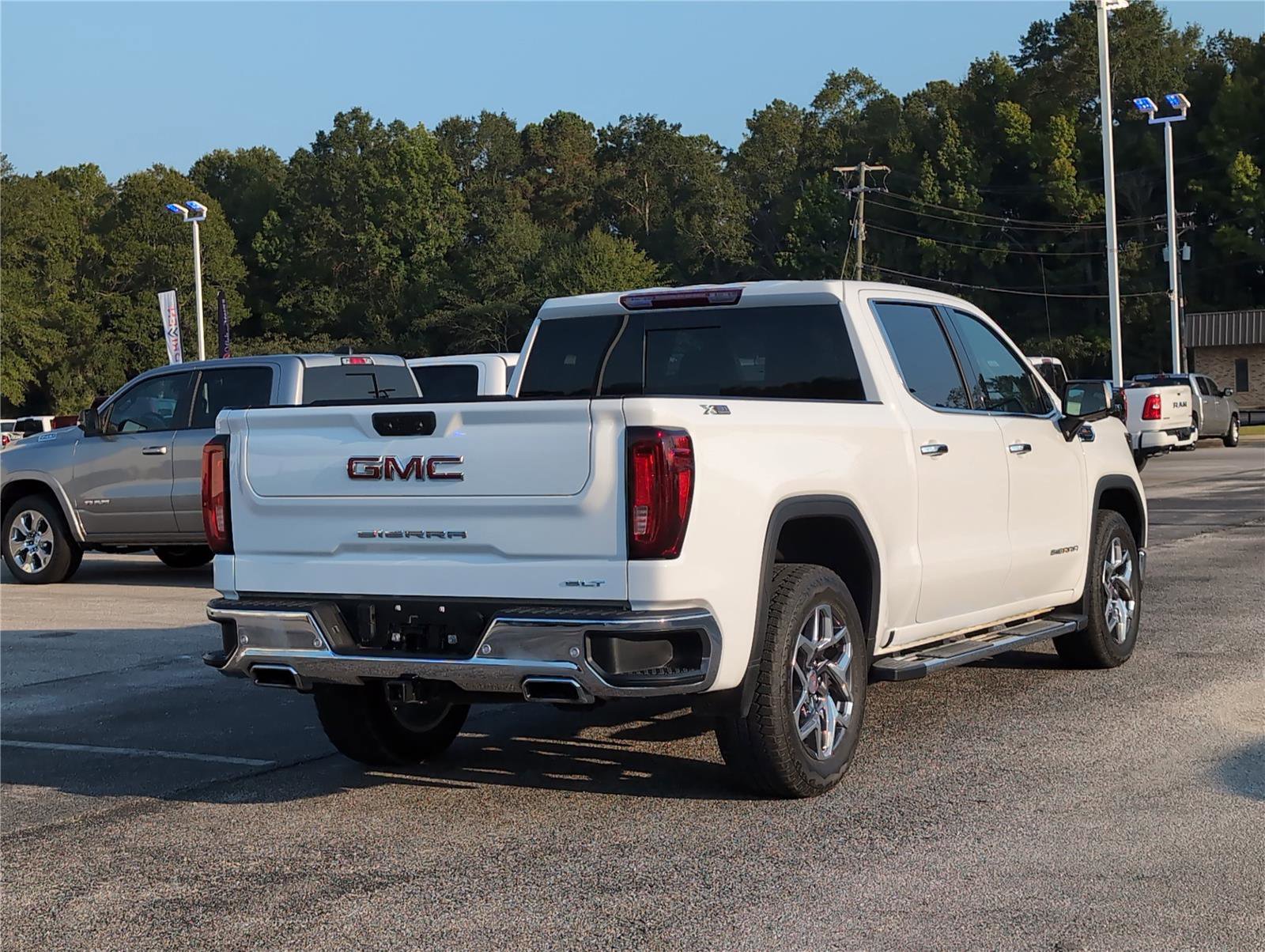 Used 2024 GMC Sierra 1500 SLT w/ SLT Premium Plus Package image 5