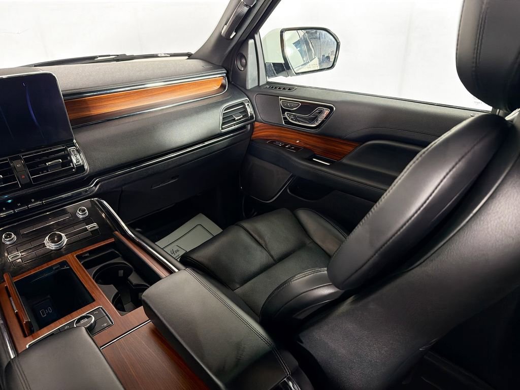 Used 2020 Lincoln Navigator Reserve w/ Equipment Group 208A image 23