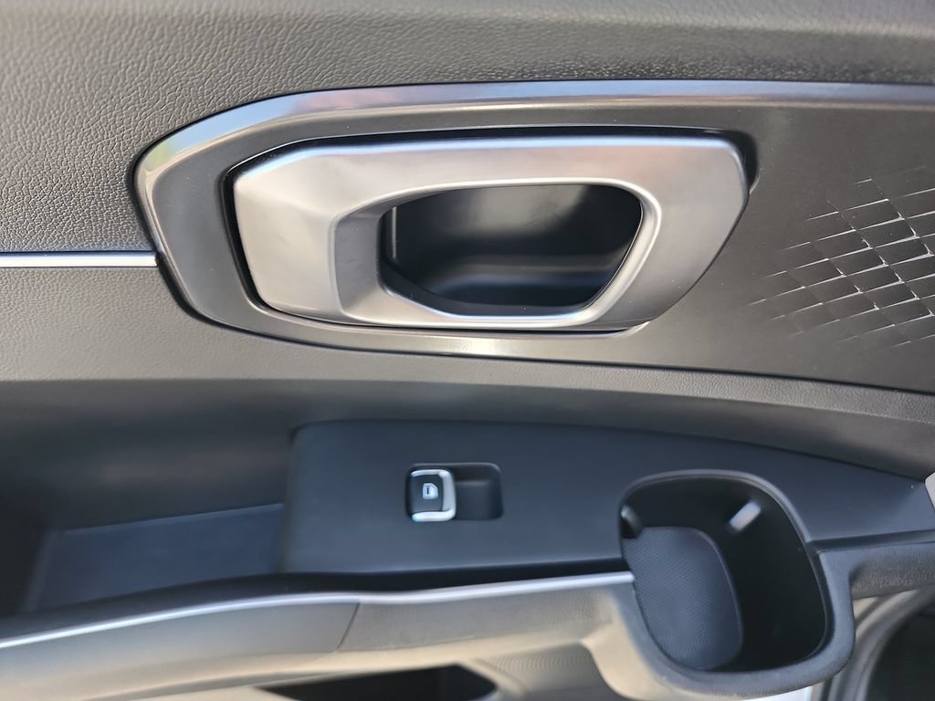 Used 2022 Kia Sorento S FWD image 24