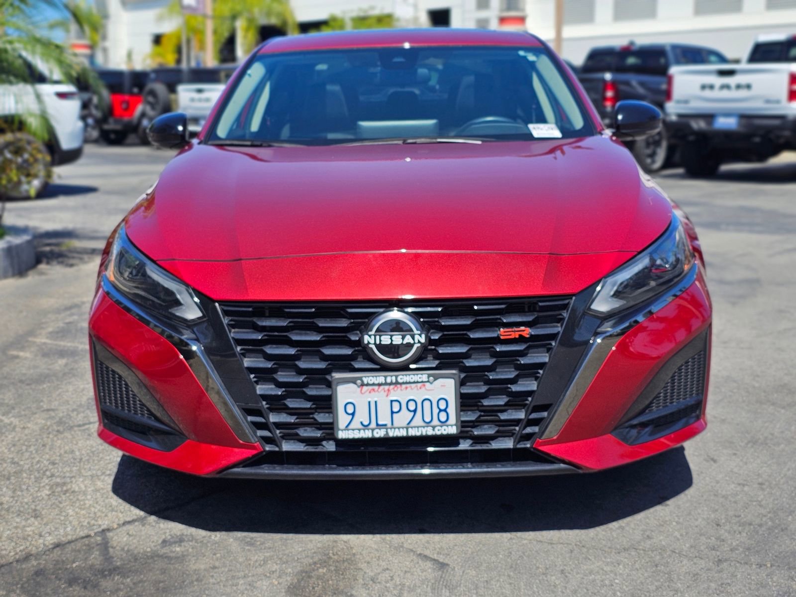 Used 2023 Nissan Altima 2.0 SR FWD image 2