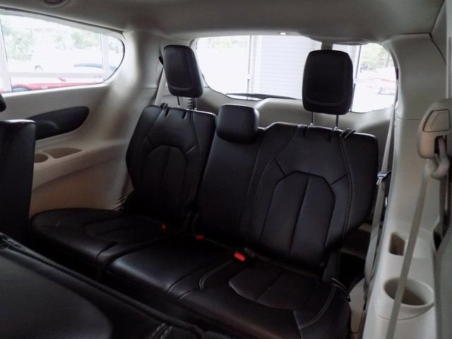 Used 2023 Chrysler Pacifica Touring-L FWD image 26