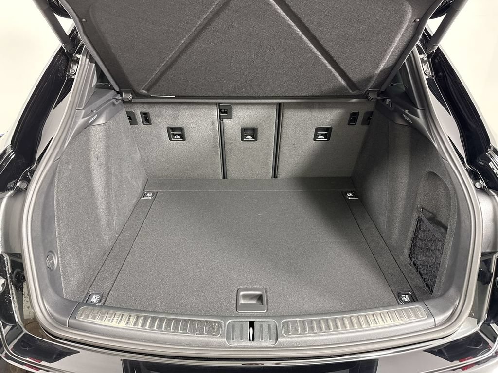 New 2026 Porsche Macan AWD/4WD image 20