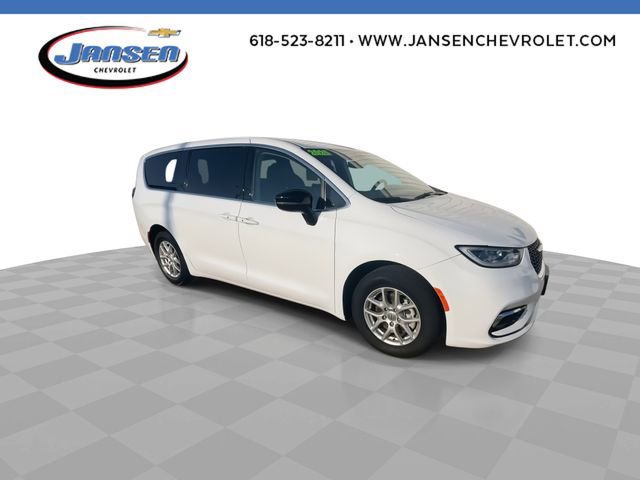 Used 2024 Chrysler Pacifica Touring-L FWD image 2