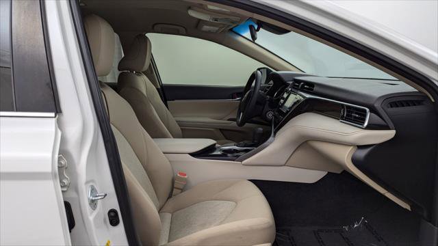 Used 2018 Toyota Camry LE image 21