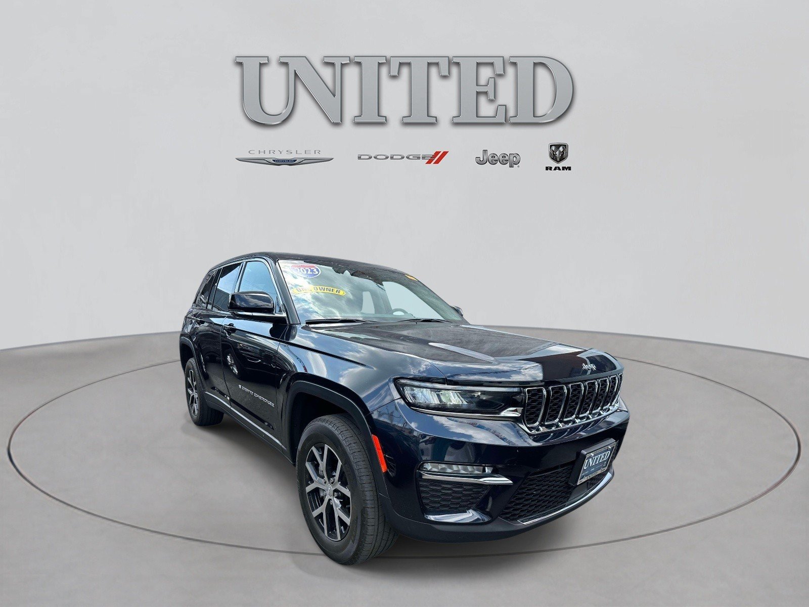 Used 2023 Jeep Grand Cherokee Limited AWD/4WD video 1