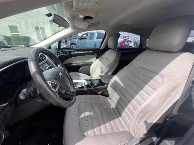 Used 2015 Ford Fusion S image 11