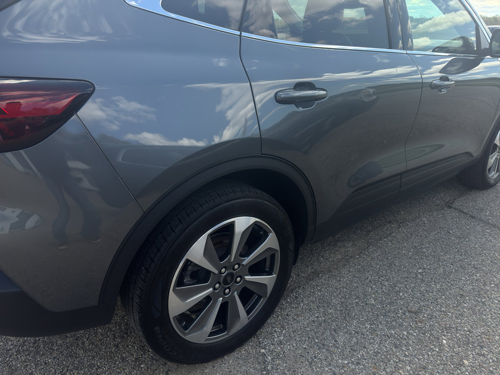 Used 2025 Ford Escape Platinum AWD/4WD image 11