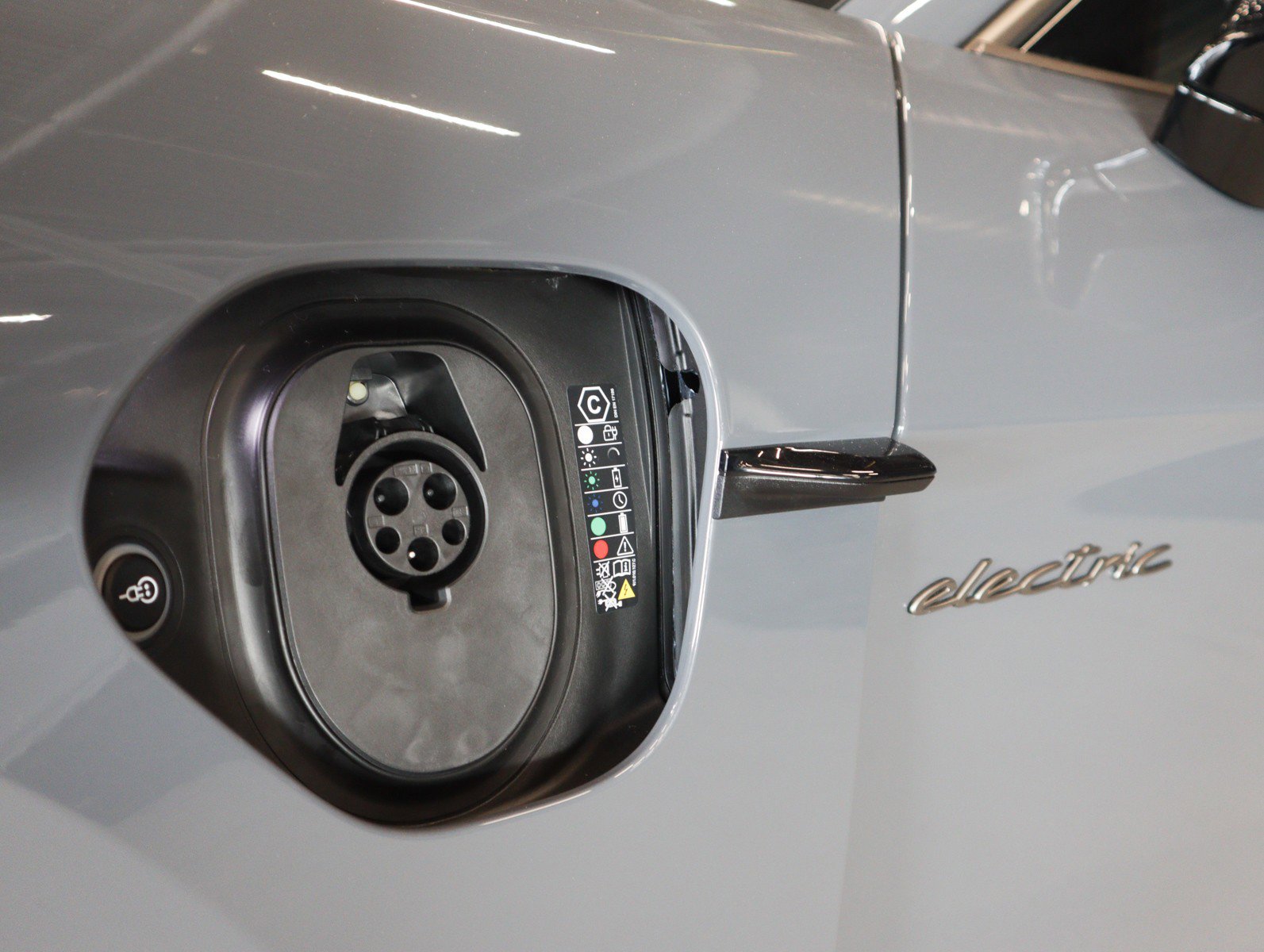 New 2026 Porsche Taycan Turbo AWD/4WD image 27
