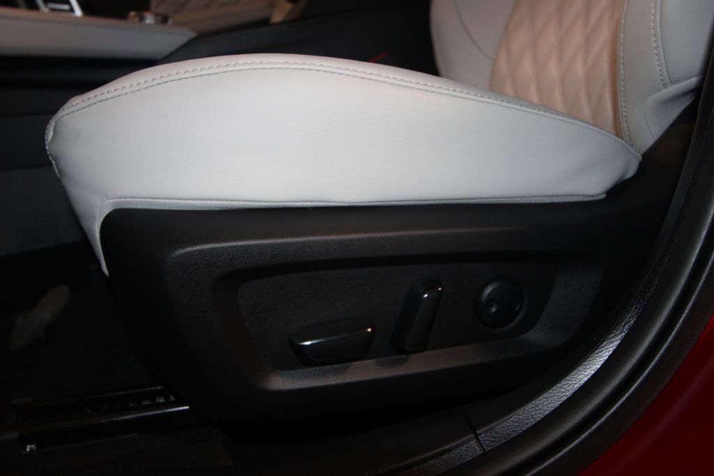 Used 2024 Mitsubishi Outlander SEL image 7