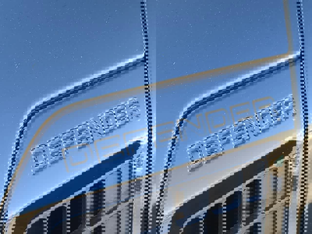 Used 2025 Land Rover Defender 110 S image 13