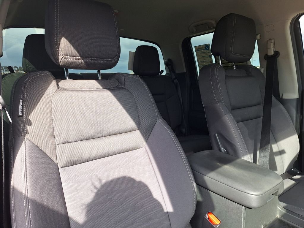 Used 2024 Nissan Frontier SV image 26