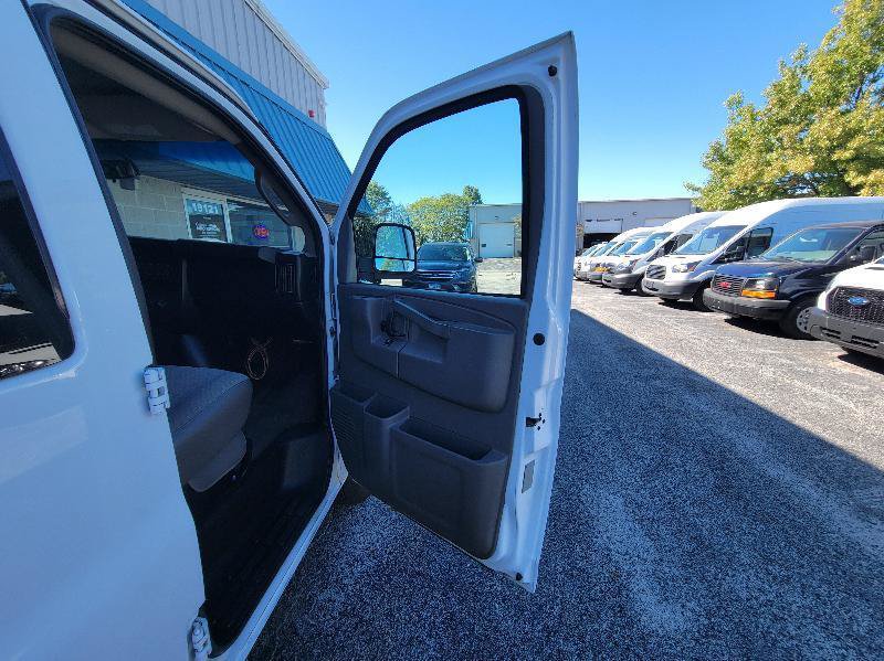 Used 2017 Chevrolet Express 3500 LT w/ LT Preferred Equipment Group RWD image 34
