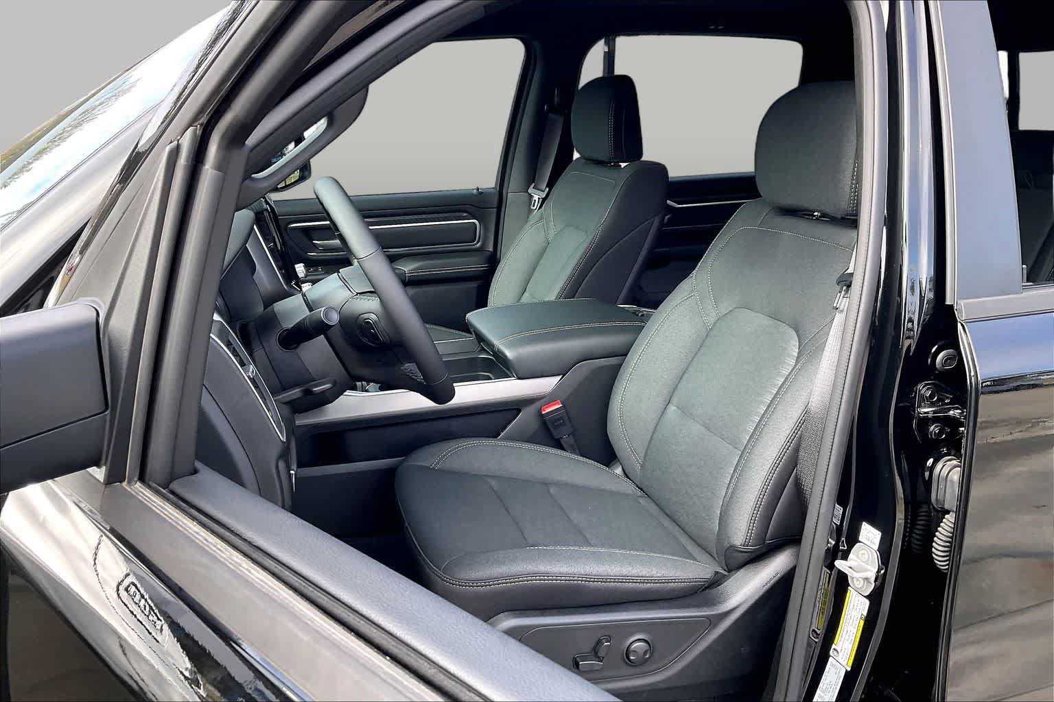 New 2026 RAM 1500 Big Horn AWD/4WD image 9