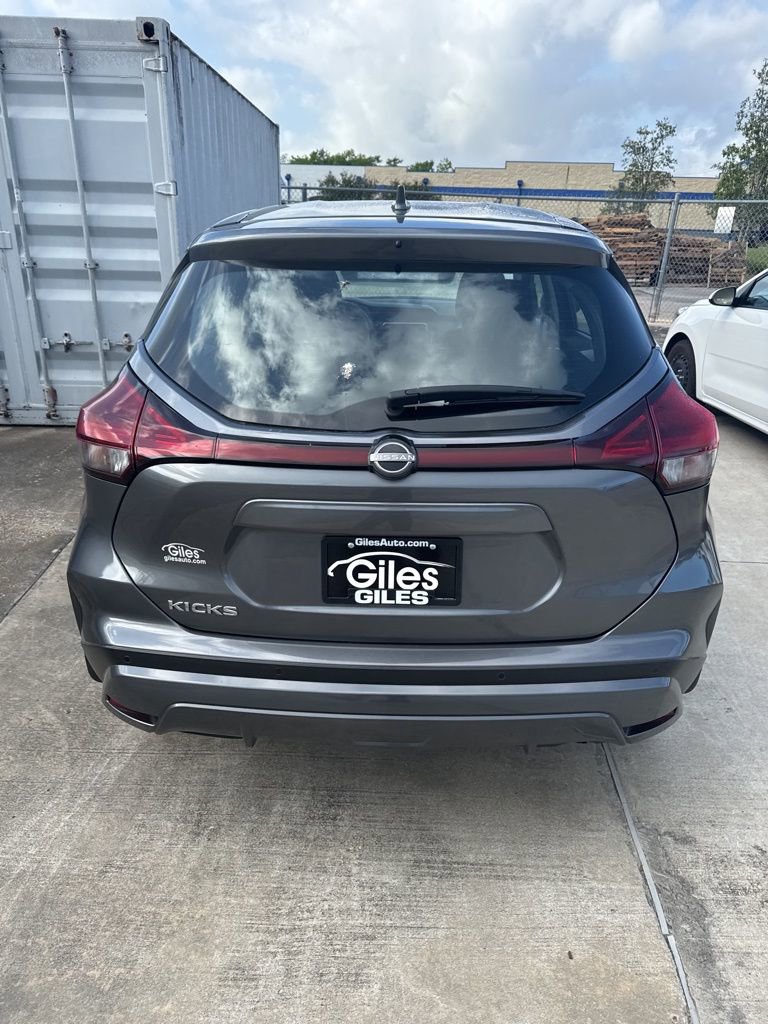 Used 2024 Nissan Kicks S image 6