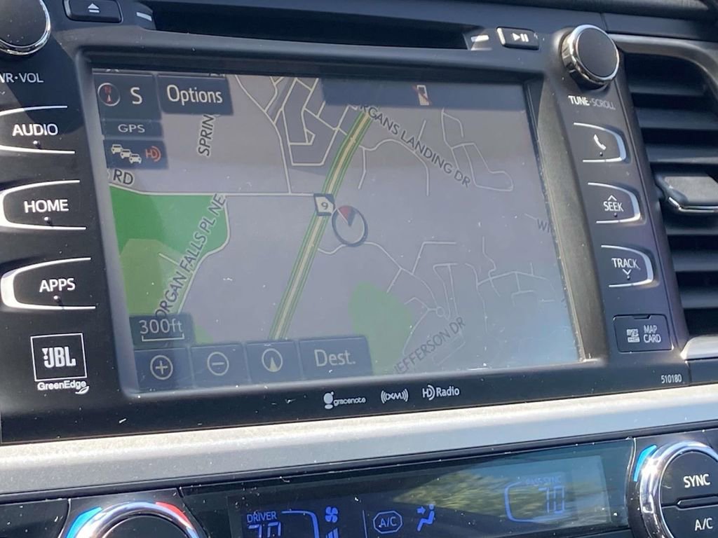 Used 2018 Toyota Highlander Limited FWD image 27