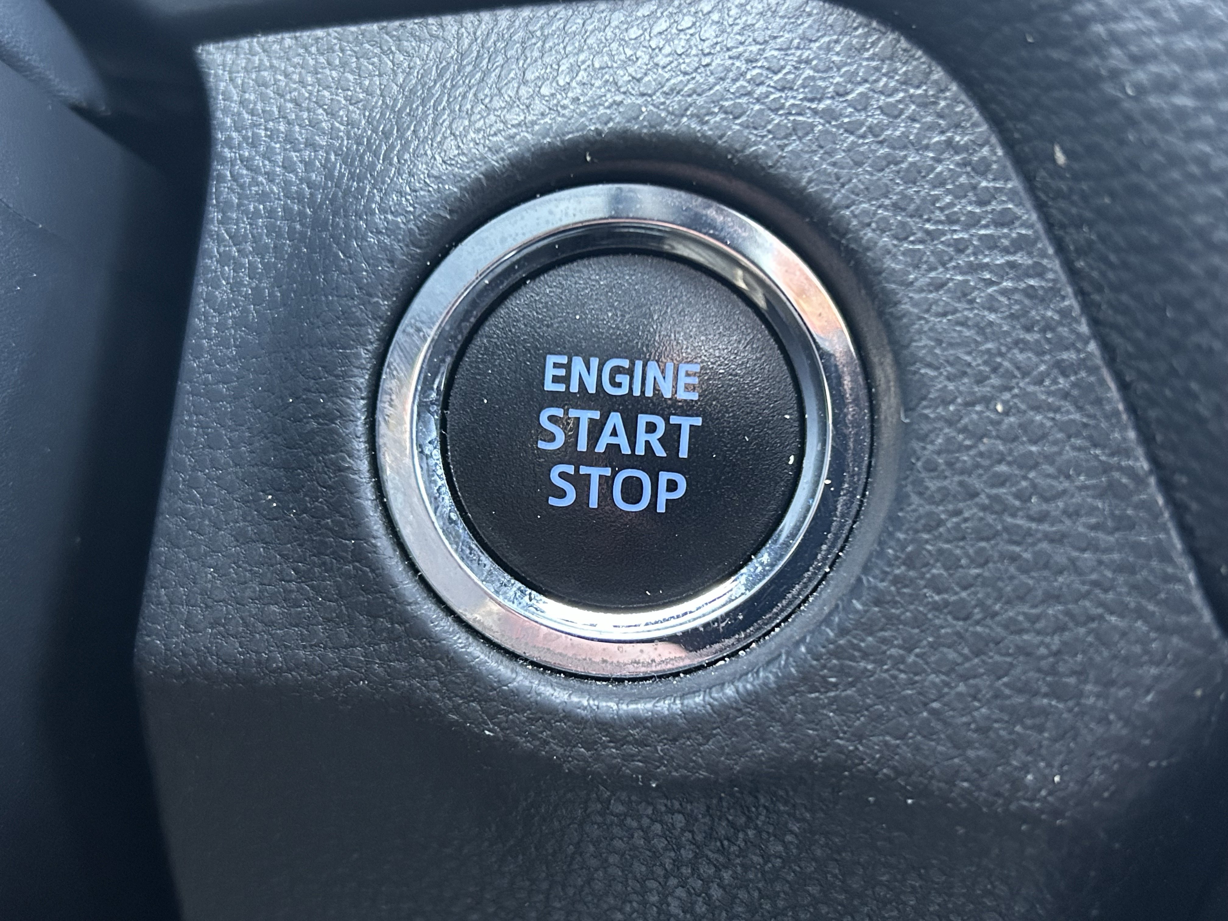 Used 2022 Toyota RAV4 XLE Premium image 35