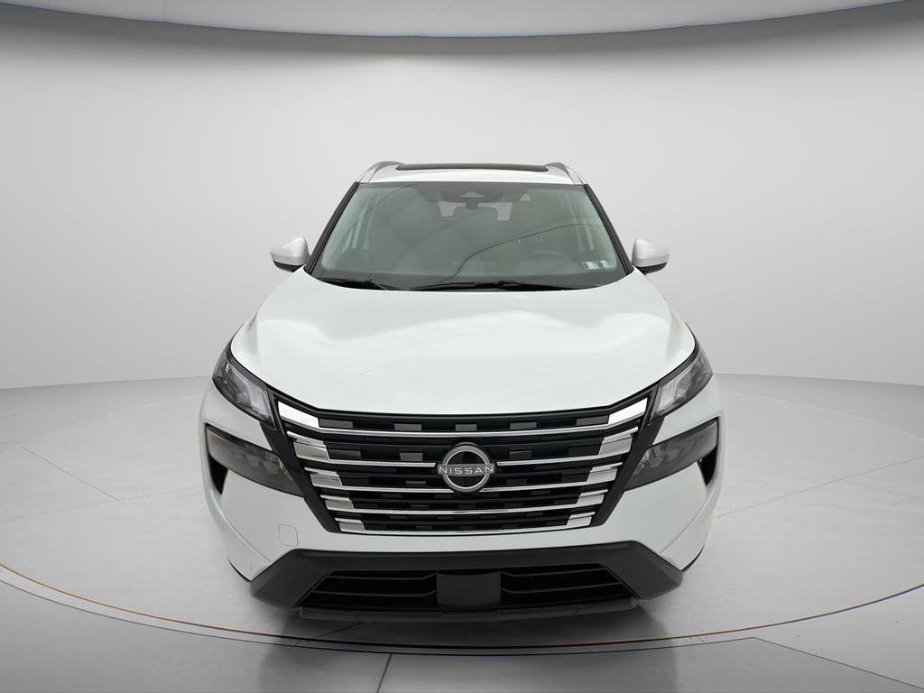 Used 2025 Nissan Rogue SV w/ SV Premium Package AWD/4WD image 2