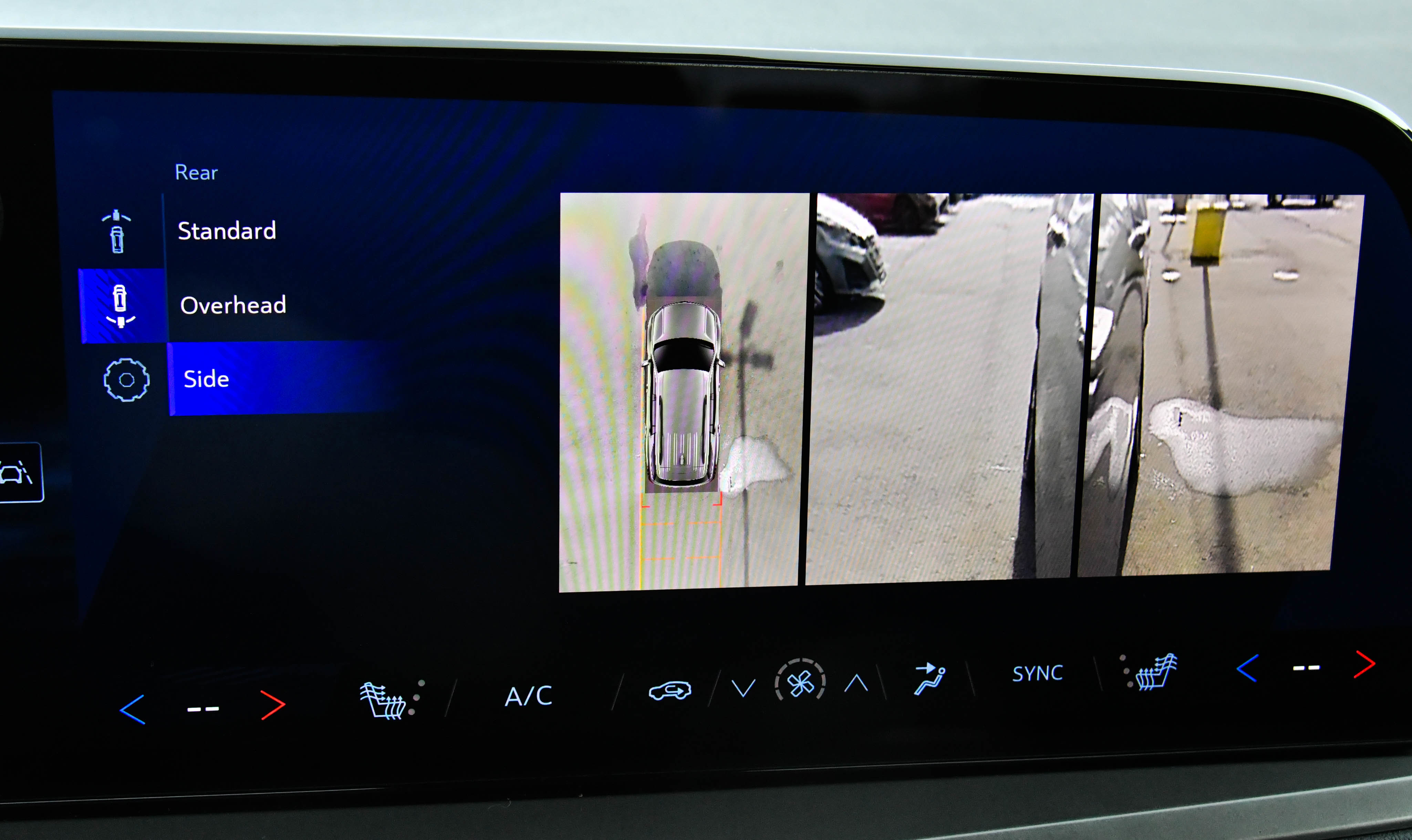 Used 2024 Chevrolet Traverse LT FWD image 22