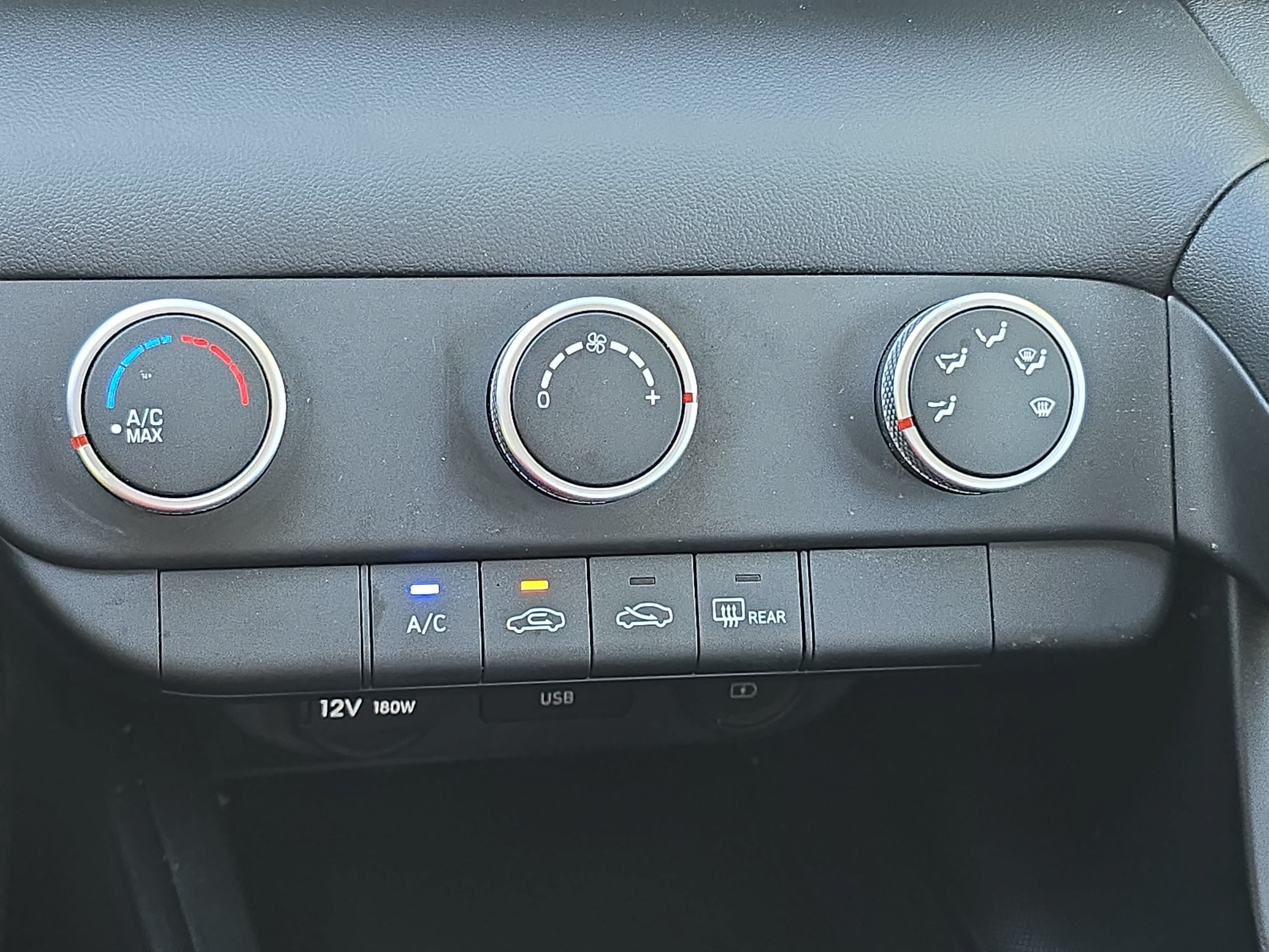 Used 2023 Hyundai Elantra SE FWD image 22