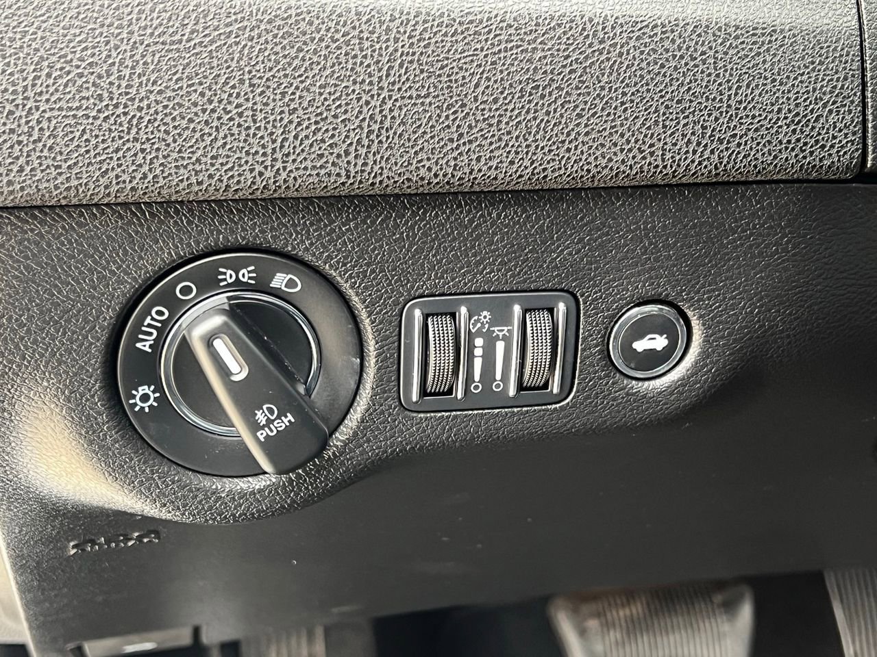 Used 2023 Chrysler 300 S image 26