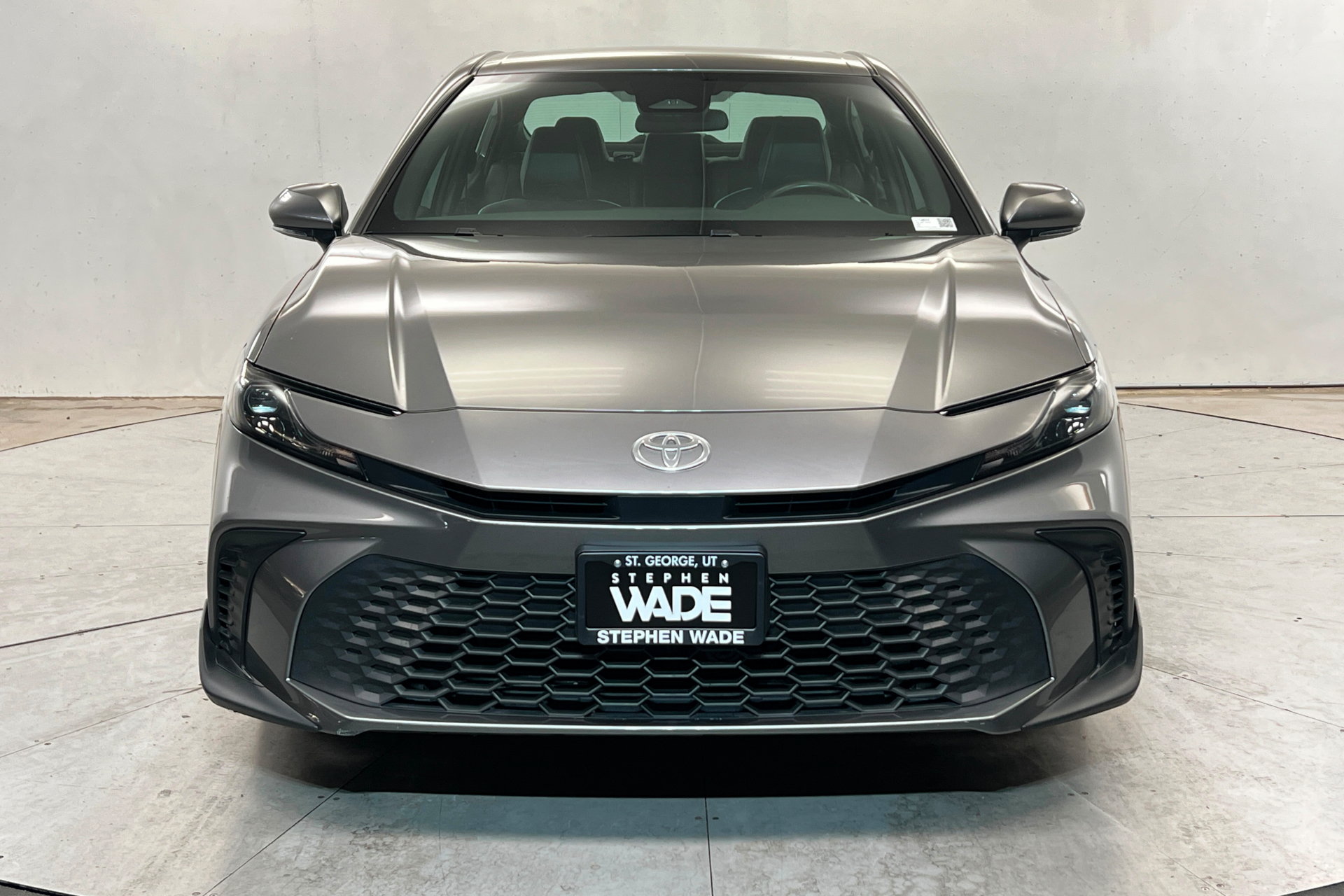 Used 2025 Toyota Camry SE FWD image 9